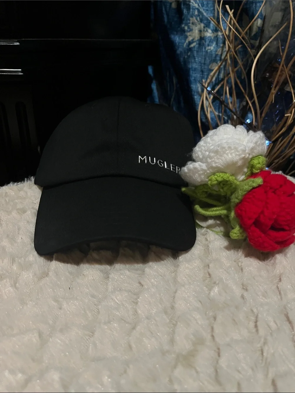 nwt Mugler Cap